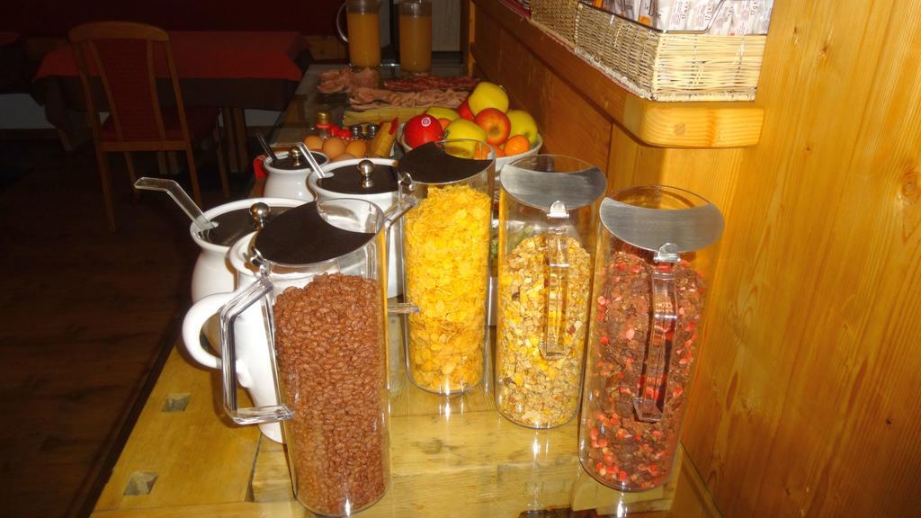 Garni Gimea Hotel ลีวินโญ ภายนอก รูปภาพ