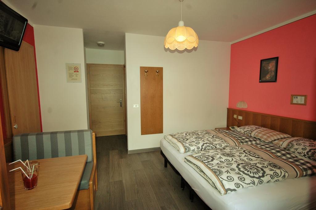 Garni Gimea Hotel ลีวินโญ ภายนอก รูปภาพ